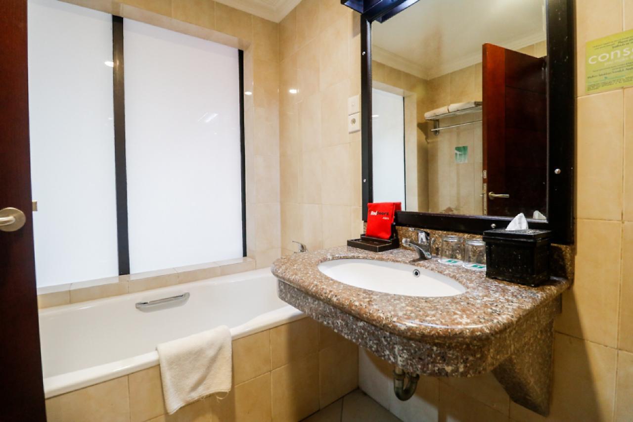 Reddoorz Premium @ Bukit Damai Indah Hotel Balikpapan  Eksteriør billede
